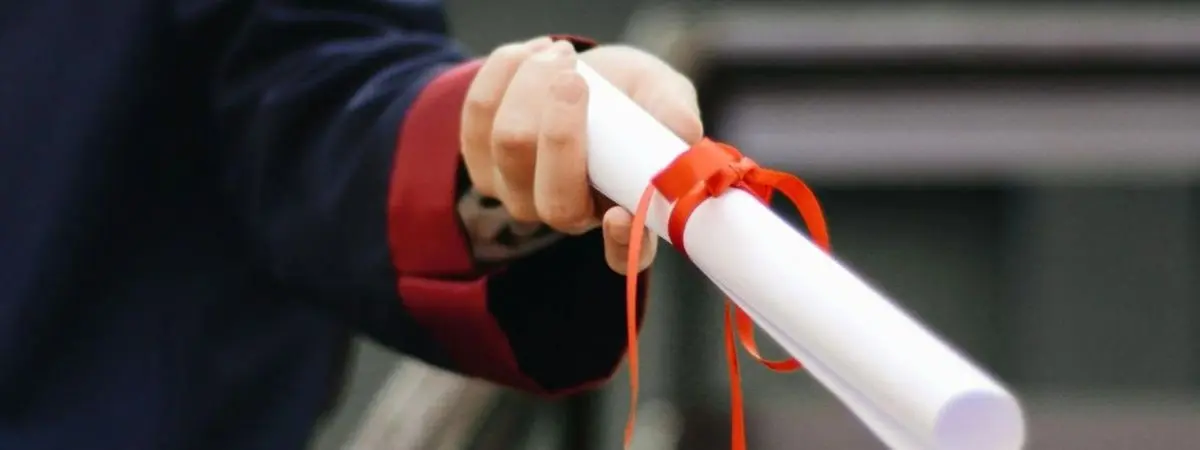 Pros & Cons of Earning an MBA Abroad