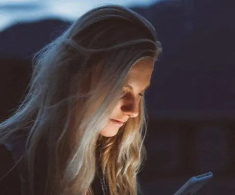 how to avoid scams when volunteering