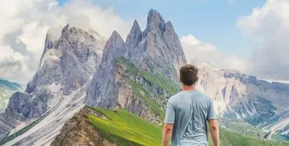 tips for traveling alone for the first time