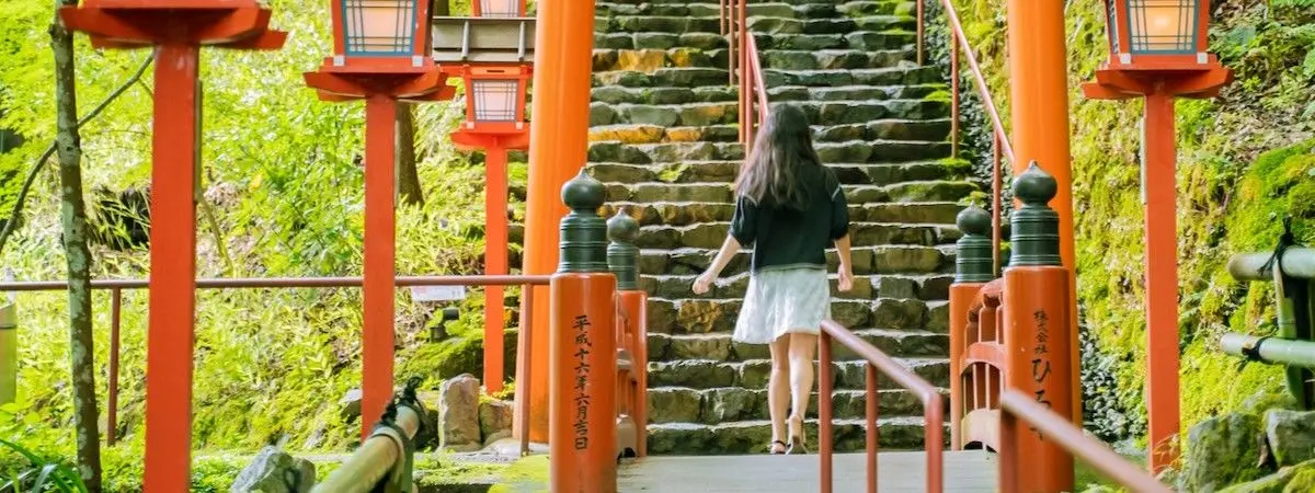 how much do english teachers make in japan