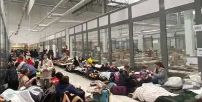 volunteering with refugees in ukraine